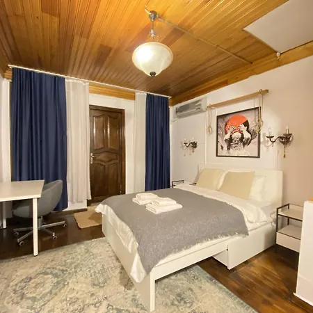 Historic Luetfi Pasha House In Balat 2br Villa