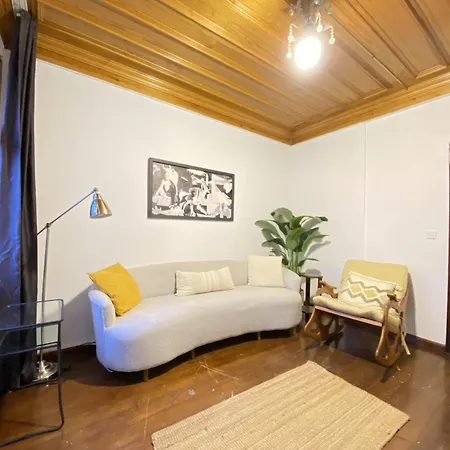 Historic Luetfi Pasha House In Balat 2br