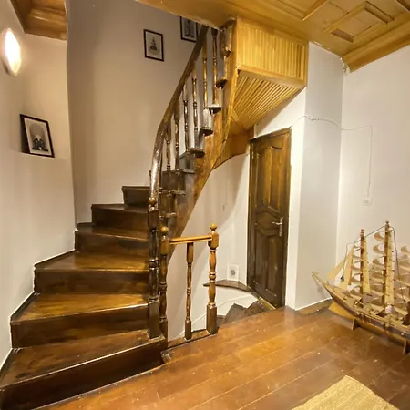 Historic Luetfi Pasha House In Balat 2br *