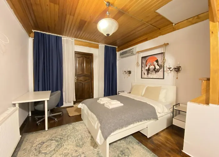 Historic Luetfi Pasha House In Balat 2br Villa