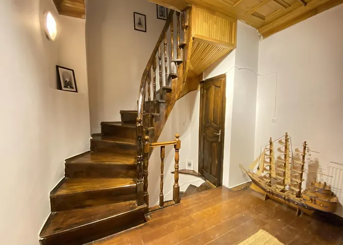 Historic Luetfi Pasha House In Balat 2br *